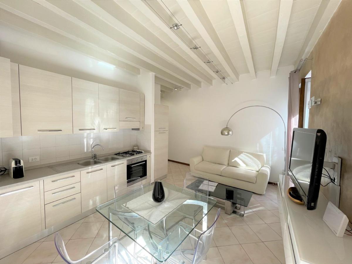 Desenzanoloft Le Petit Bijou - Restyling 2025 - Downtown Desenzano del Garda Exterior photo