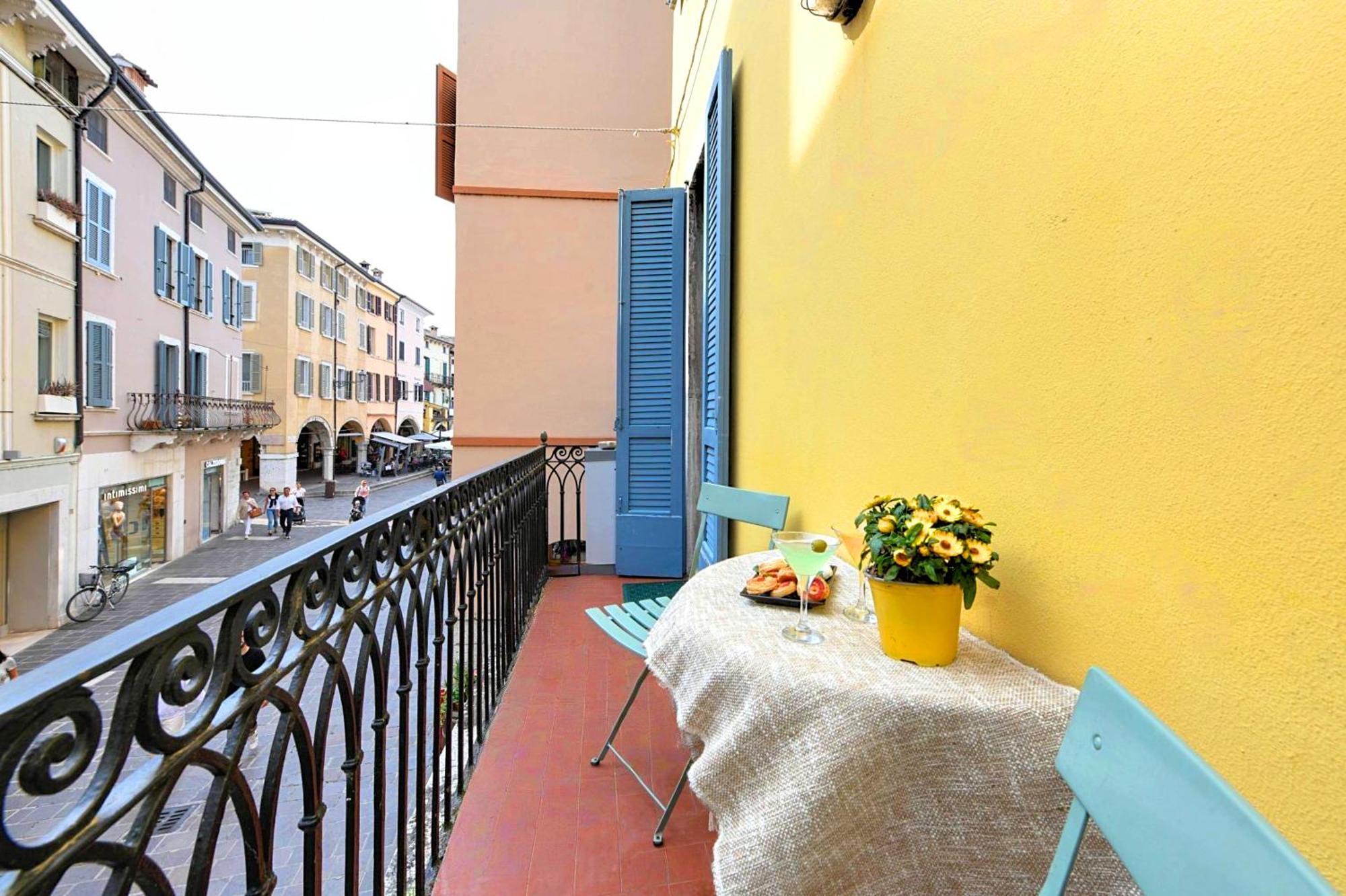 Desenzanoloft Le Petit Bijou - Restyling 2025 - Downtown Desenzano del Garda Exterior photo